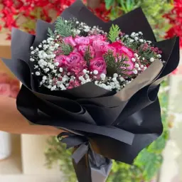 Fuchsia Rose Bouquet 1